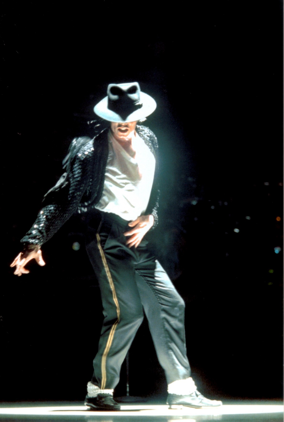 Michael jackson dance. Джексон танцует.
